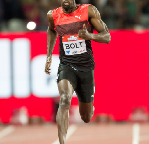 Usain Bolt wins the mens 200m final